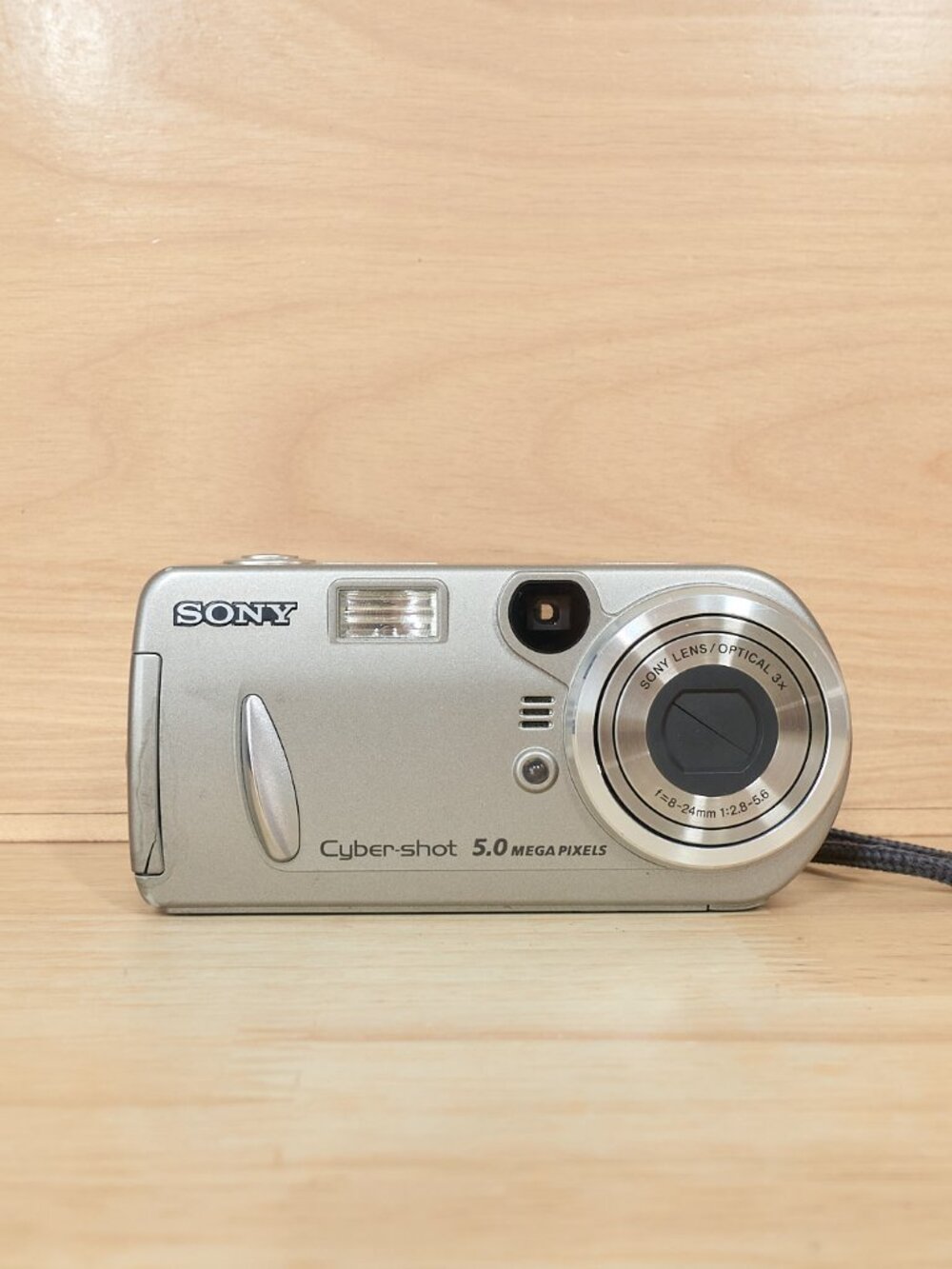 Sony Cyber-shot DSC-P92 Digital Camera 5MP 3x Zoom Made in Japan Tested